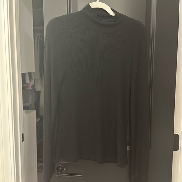 Faherty top - Picture 1 of 3